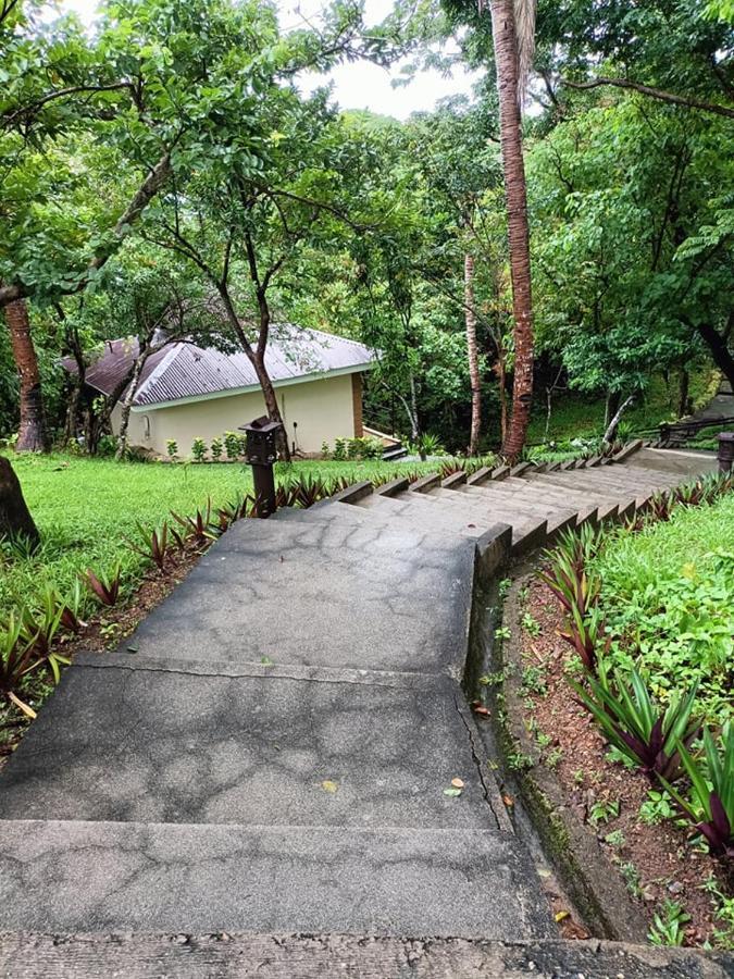 Tugawe Cove Resort Colongcocon Eksteriør bilde