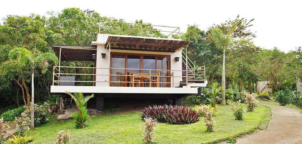 Tugawe Cove Resort Colongcocon Eksteriør bilde